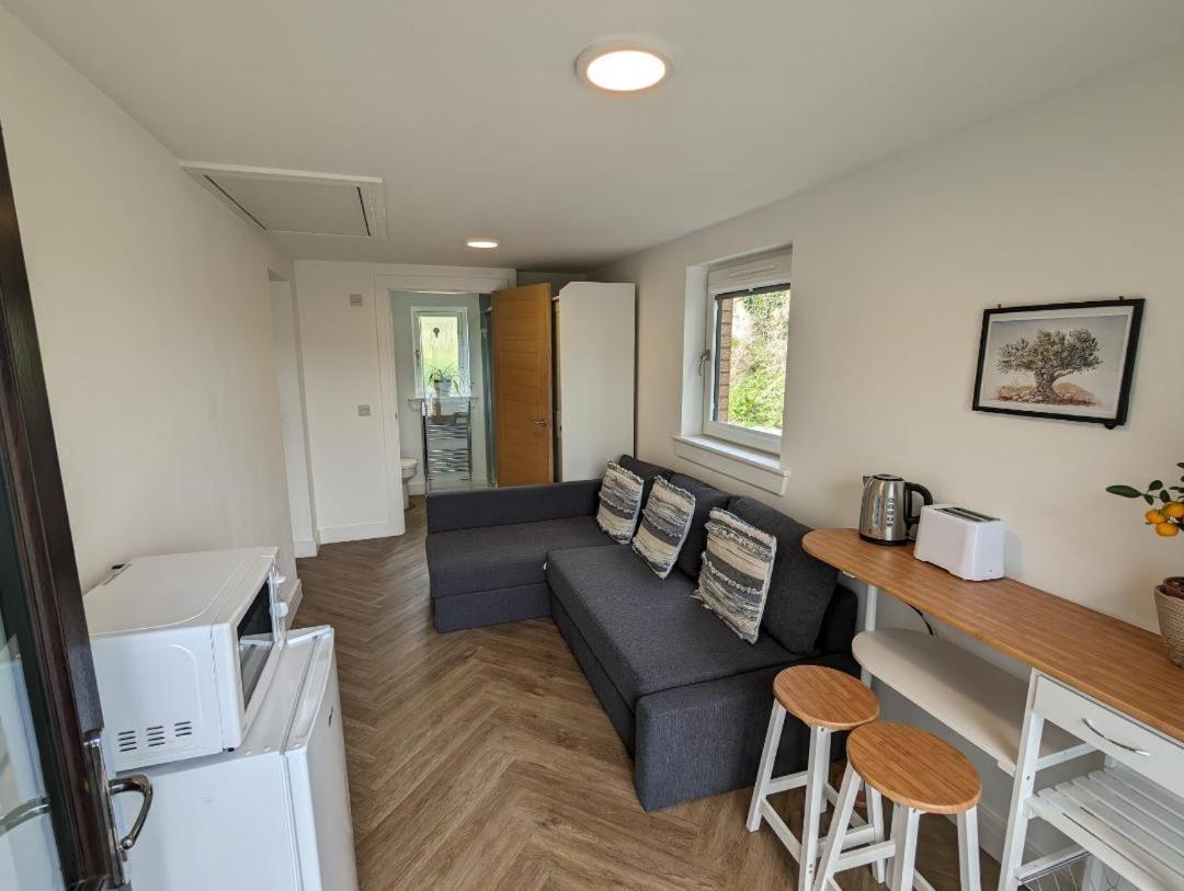En-Suite Double Room With Private Entrance 爱丁堡 外观 照片