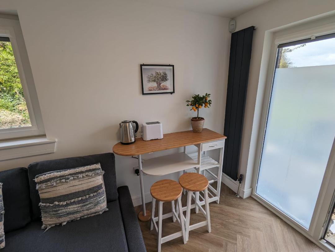 En-Suite Double Room With Private Entrance 爱丁堡 外观 照片