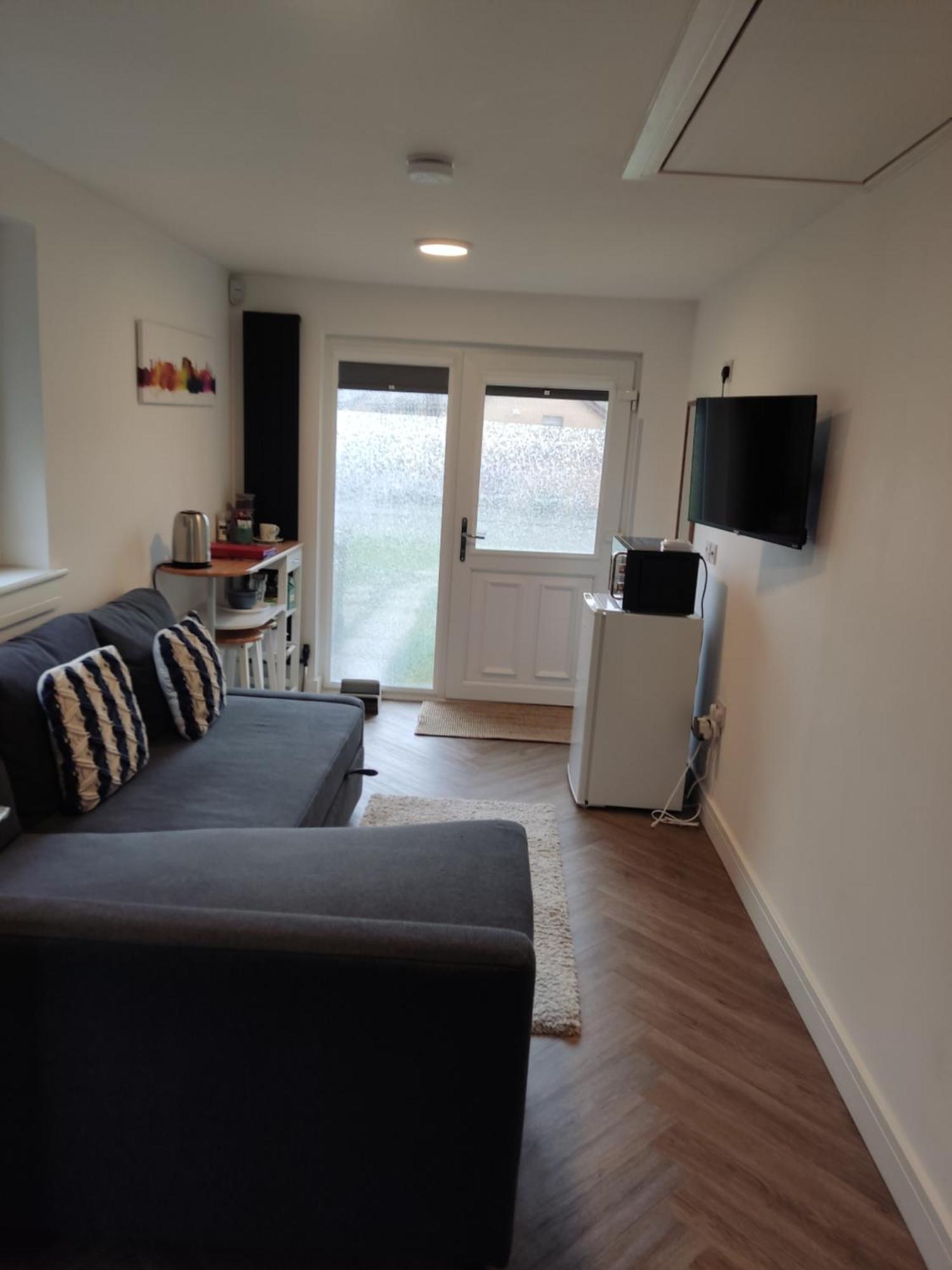 En-Suite Double Room With Private Entrance 爱丁堡 外观 照片